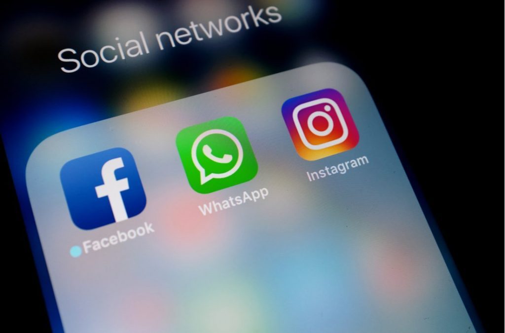 Apps from Facebook on mobile phone